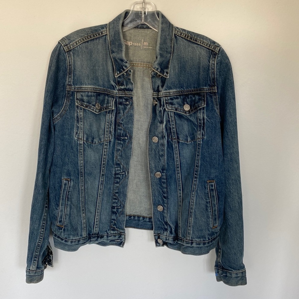 Gap 1969 classic trucker denim jacket women’s M vintage medium wash